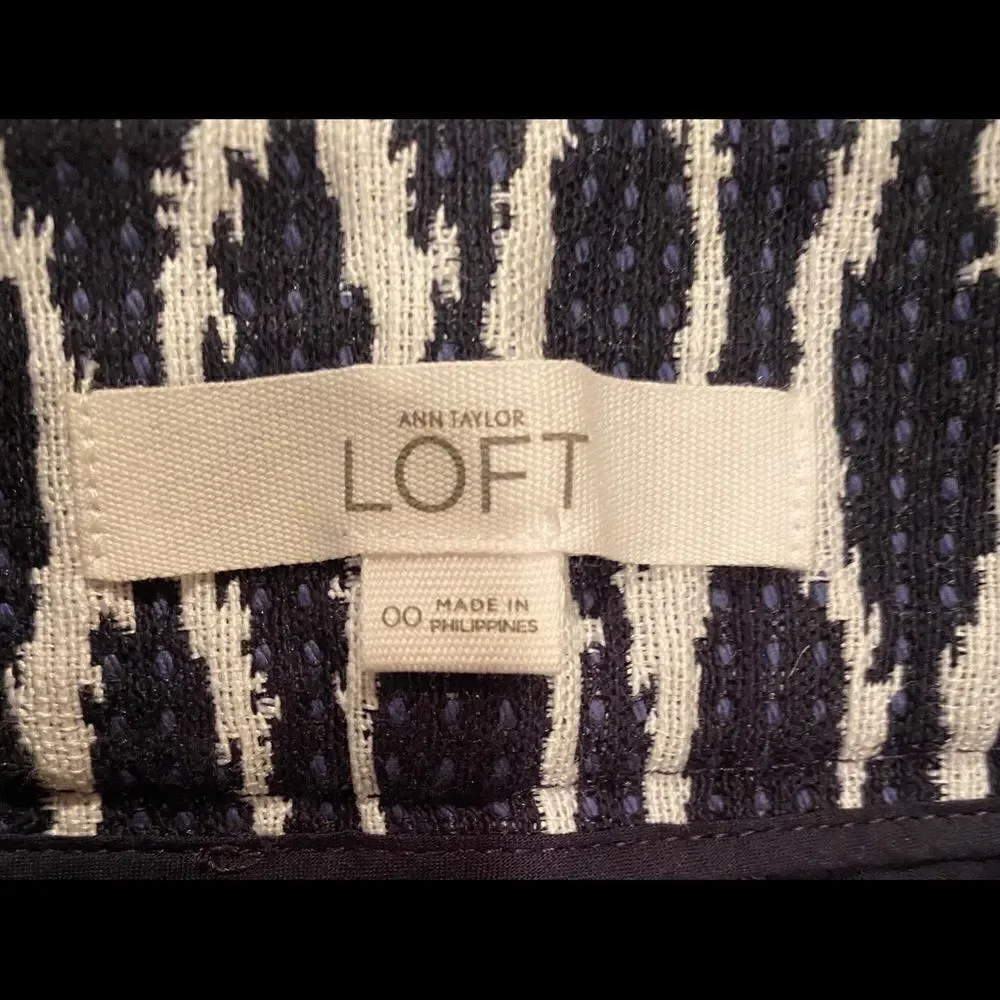 Loft Navy/White Shorts Size 00 Dressy Printed